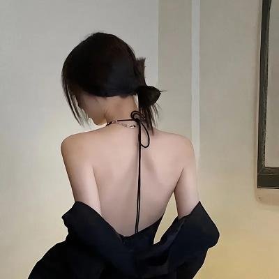 赤裸的美奈子